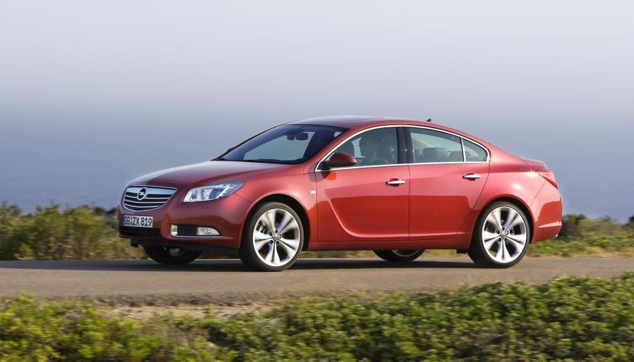  Opel Insignia 2012 года  (фото 18 из 32)